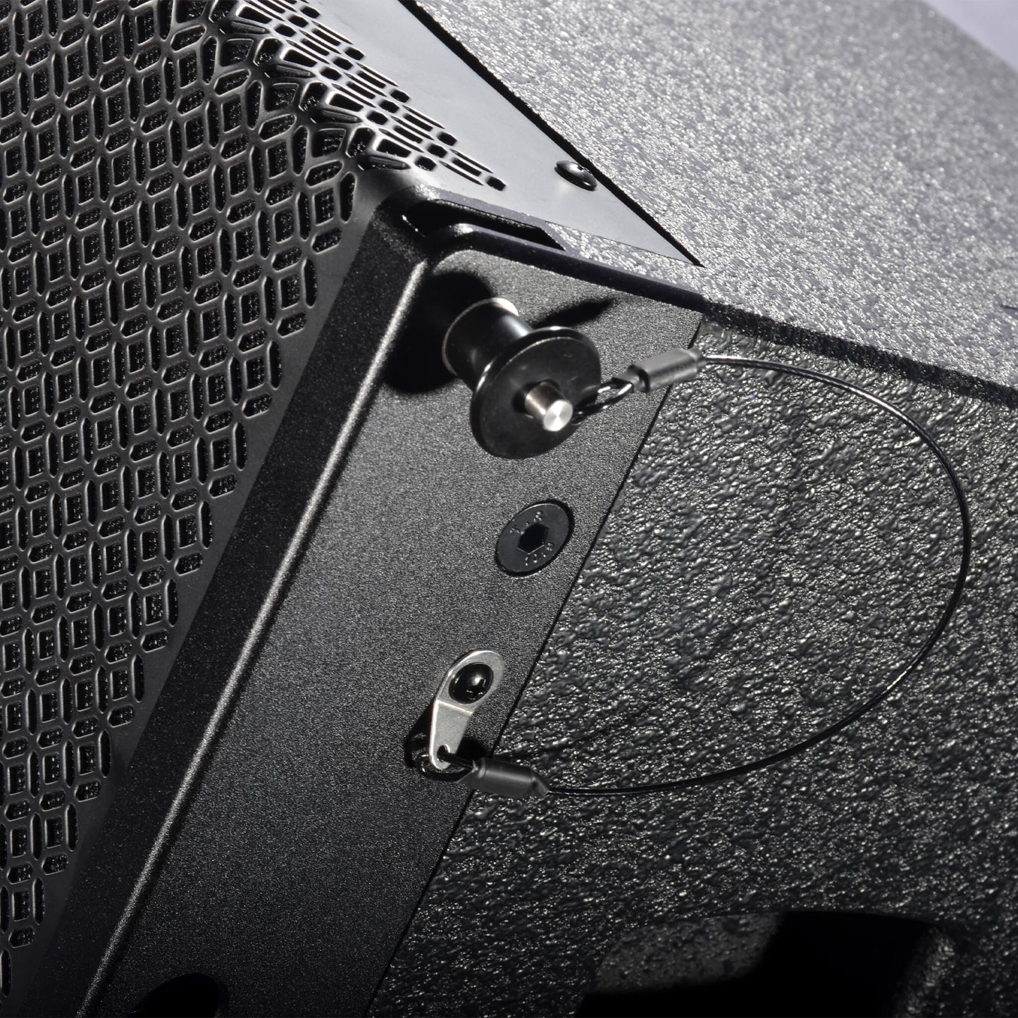 NC210 Active Dual 10-inch 2-Way Line Array Speaker